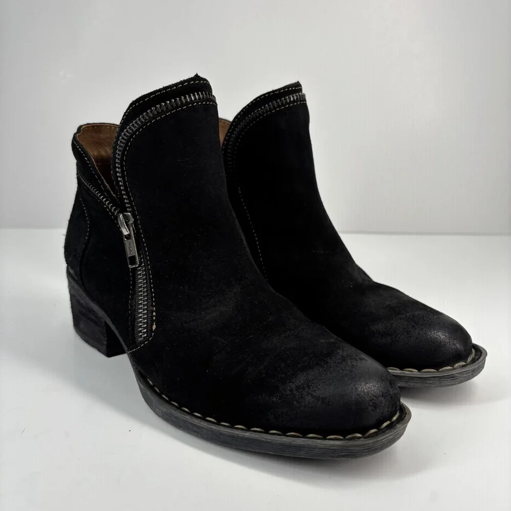 Born Malta Women's US 6.5M Black Distressed Suede Leather Zip Moto Bootie Casual